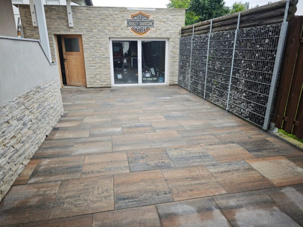 Hofeinfahrt, überdacht