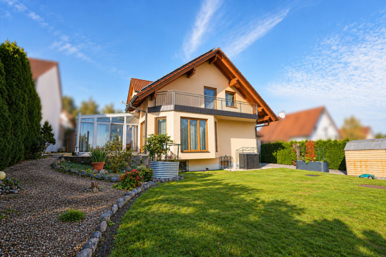 charmantes Einfamilienhaus in begehrter Lage mit herrlichem Ausblick | Immobilien Manuel Heider